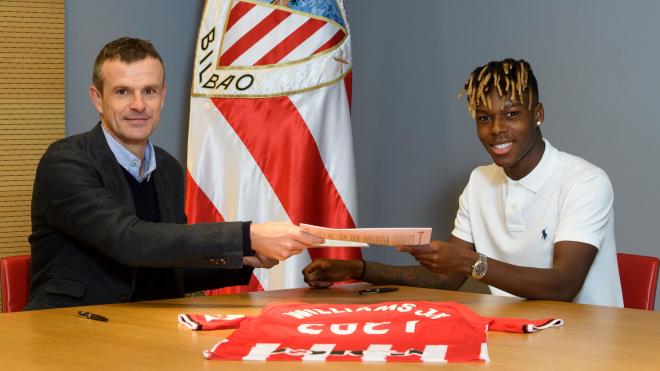 Nico Williams y Jon Uriarte tras renovar en Ibaigane (Foto: Athletic Club).