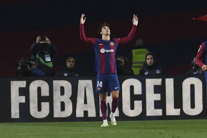 João Félix celebra su gol en el Barcelona-Atlético de Madrid (FOTO: Cordón Press).