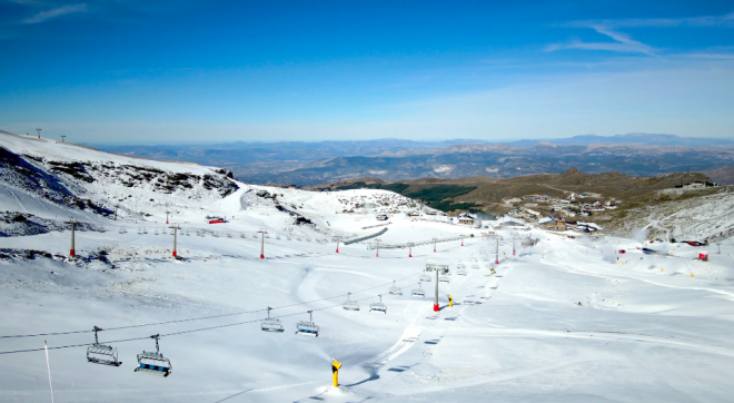 La estación de esquí y montaña de Sierra Nevada.