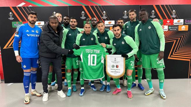 El equipo del Maccabi Haifa tras un partido de Europa League. (Foto: Maccabi Haifa)