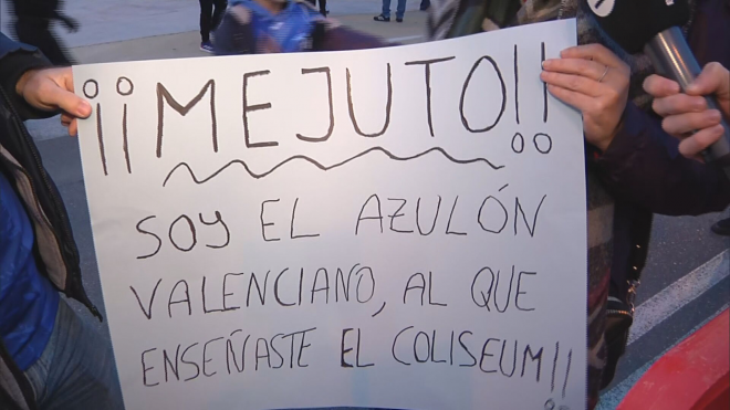 La pancarta de los valencianos azulones agradeciendo a Mejuto González