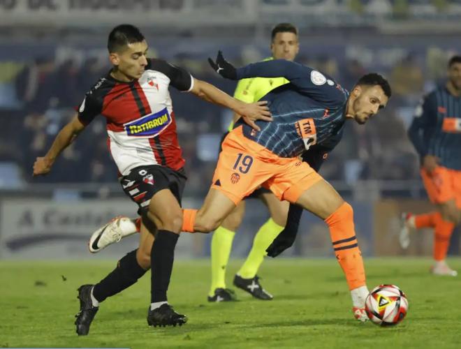 Selim Amallah, ante el Arosa SC (Foto: EFE).