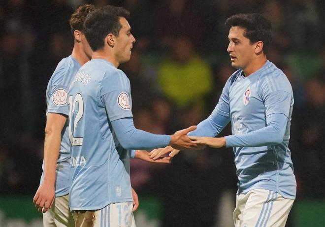 Douvikas celebra el primer gol del Celta en Las Llanas (Foto: RCCV).