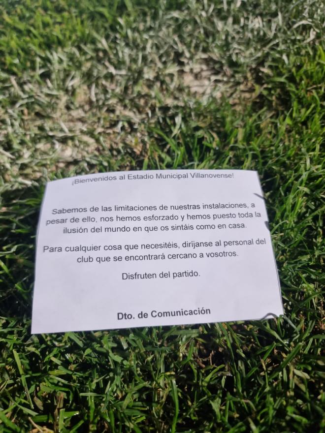 El mensaje del Departamento de Comunicación del Villanovense. (Foto vía: Real Betis)