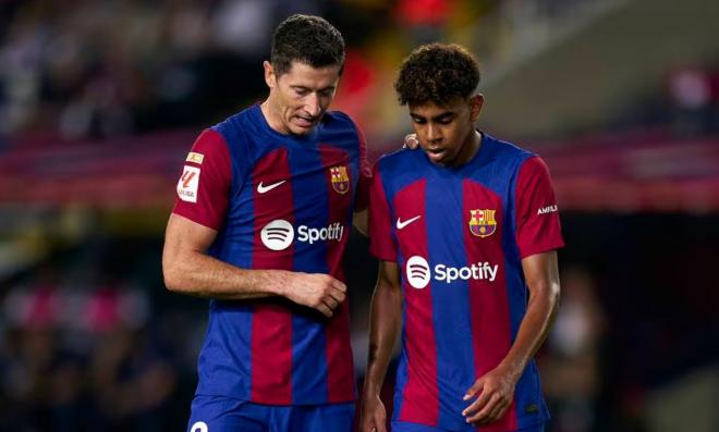 Lewandowski y Lamine Yamal, durante un partido del Barça (Foto: Cordon Press).