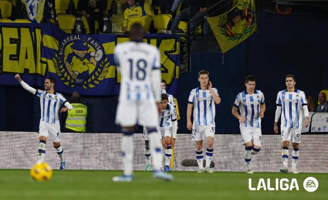 Los jugadores de la Real Sociedad celebran uno de los goles al Villarreal (Foto: LALIGA).
