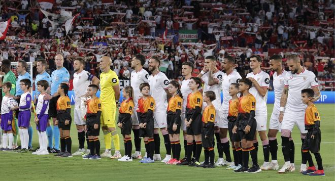 El once del Sevilla ante el Lens en la ida (Foto: Cordon Press).