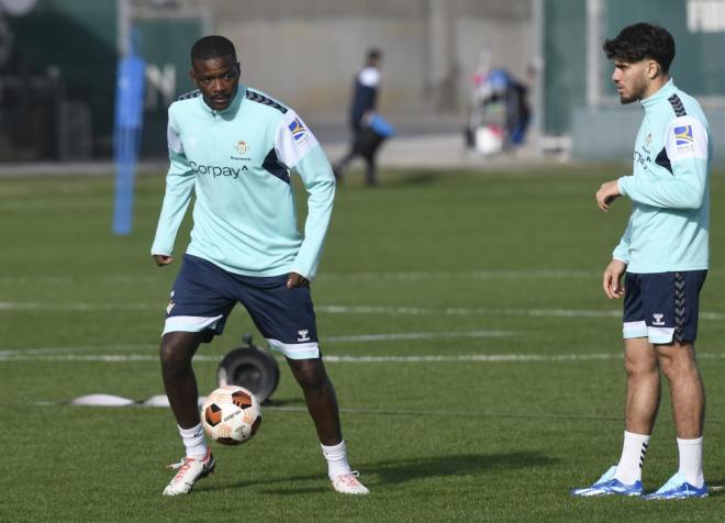 William Carvalho y Abde, en el entrenamiento de este lunes (Foto: Kiko Hurtado).