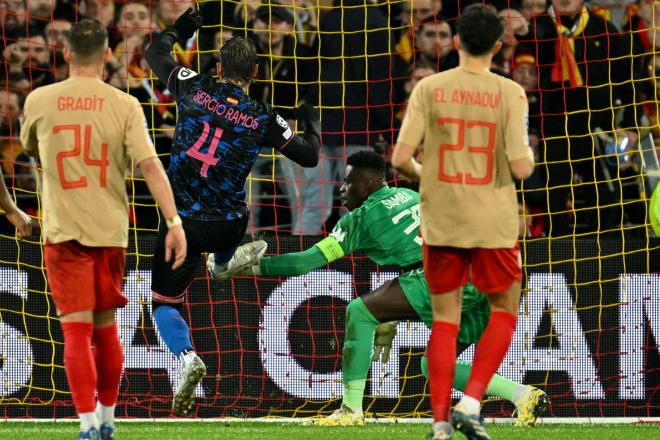 Sergio Ramos, tras marcar su gol en Lens (Foto: Cordon Press).