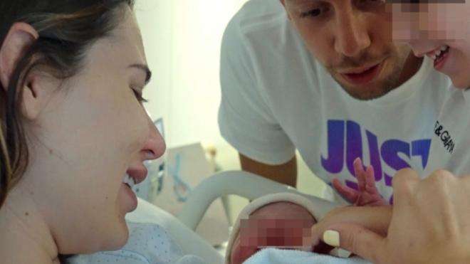 La familia de Fede Valverde, al completo tras el parto ('WAGS: Ellas también juegan')