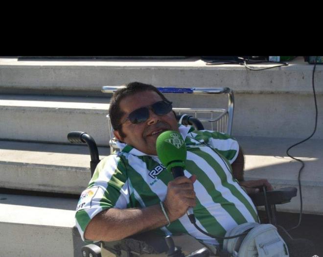 Romo Soriano trabajando para Radio Betis (Foto: @Romo_Soriano)