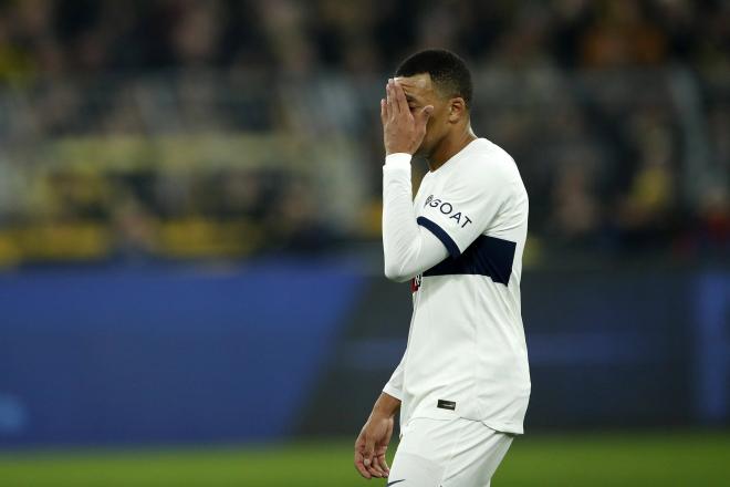 Kylian Mbappé se lamenta durante el Borussia Dortmund-PSG (Foto: Cordon Press).