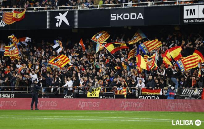 Mestalla, hasta la bandera en el Valencia-Barcelona.