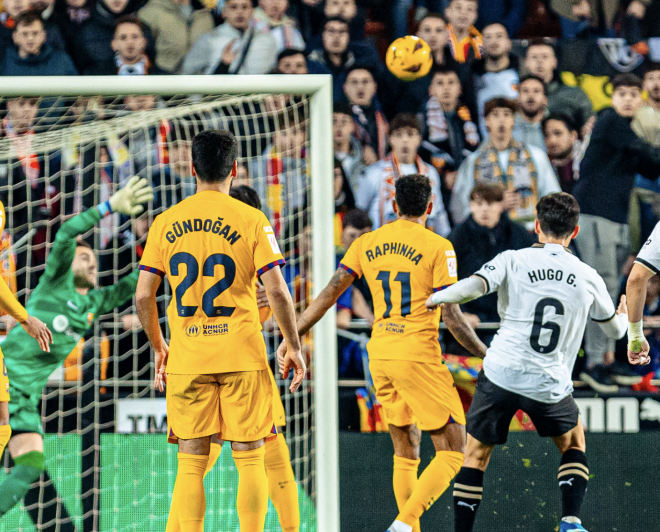 El gol de Hugo Guillamón al FC Barcelona en el partido del año pasado en Mestalla.