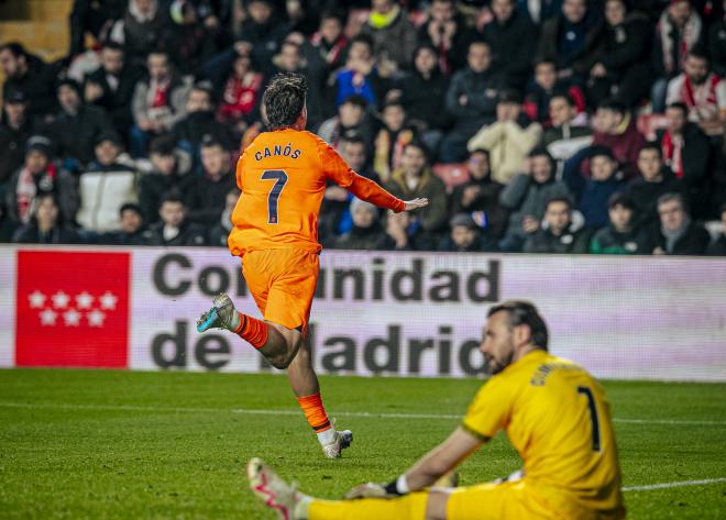Sergi Canós celebra su gol al Rayo Vallecano (Foto: Valencia CF9.
