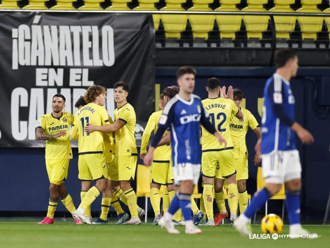 Gol en contra en el Villarreal B - Oviedo (Foto: LALIGA).