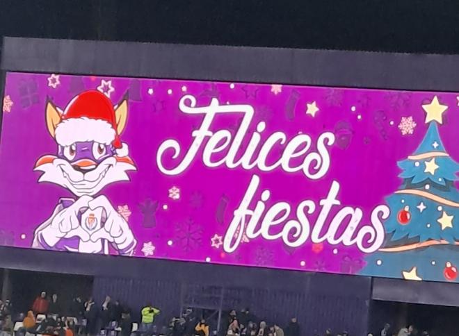 Cartel navideño del Real Valladolid en el estadio