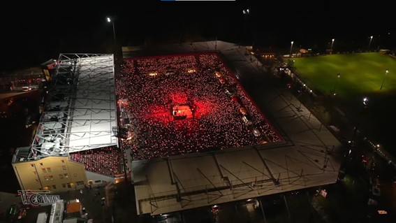 El Stadion An der Alten Försterei, abarrotado para celebrar la Navidad (canal de YouTube del Unión Berlín)