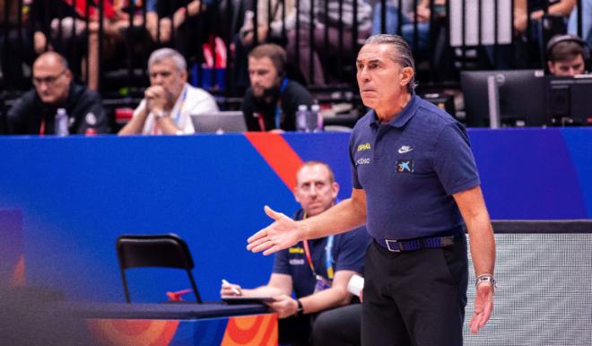 Sergio Scariolo entrenando a la Selección Española de Baloncesto (Fuente: Cordon Press)