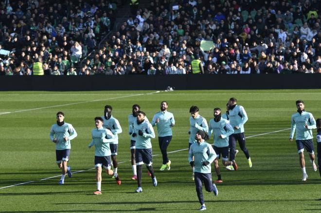Los futbolistas del Real Betis en el entrenamiento de este sábado (foto: Kiko Hurtado).