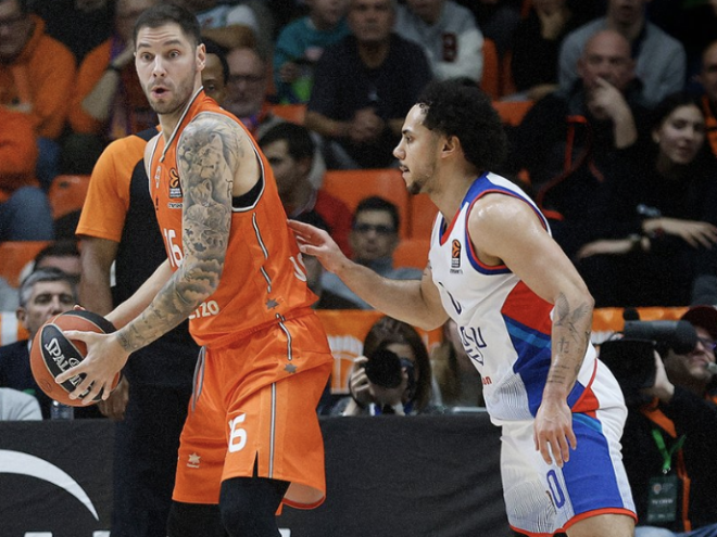 Valencia Basket logra la primera victoria del año derrotando a Anadolu Efes (93-88)