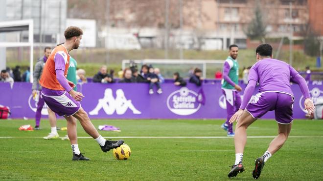 Quintana, Anuar y Torres, en el entrenamiento (Foto: Real Valladolid).