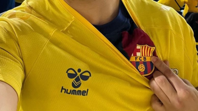 La camiseta del Barça debajo de la de Las Palmas. (Fuente: @davisuuarez)