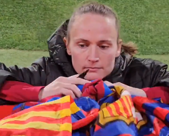 Hansen, jugadora del Barça, cabreada con los aficionados (@Barcafemenifoto)