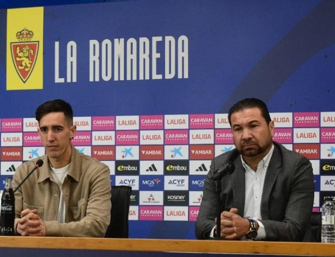 Edgar Badía con Cordero en su presentación en el Real Zaragoza (Foto: Real Zaragoza).