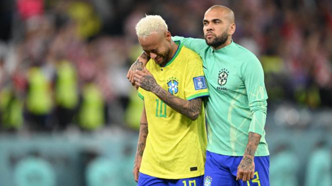 Neymar  y Dani Alves en un partido con Brasil (Cordon Press)