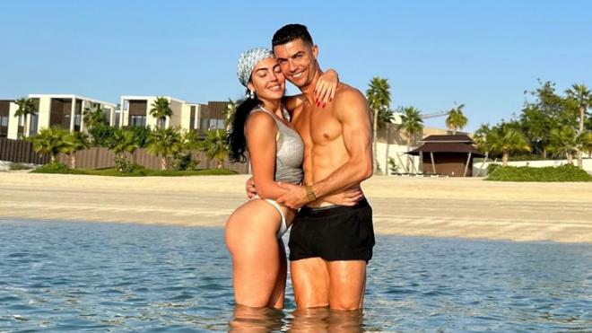Cristiano Ronaldo y Georgina durante sus vacaciones (@ cristiano)
