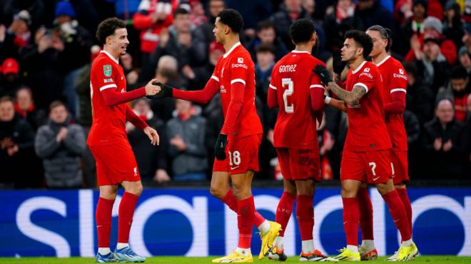 Los jugadores del Liverpool celebrando uno de los goles (Cordon Press)