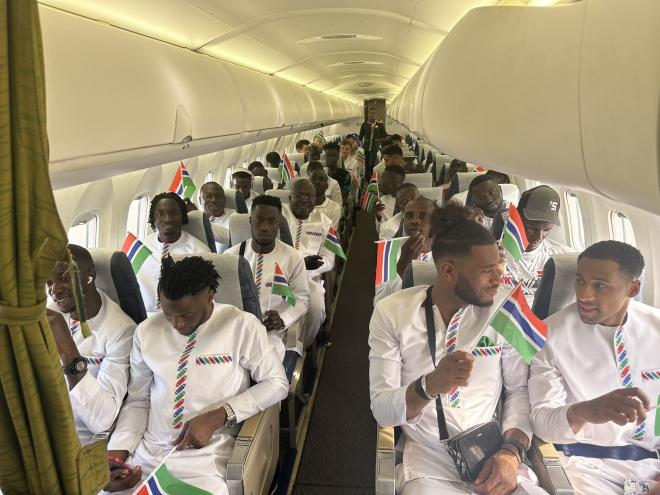 El avión de Gambia, antes del despegue (Foto: Federación de Gambia).