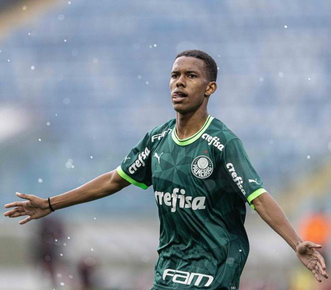 Estevâo Williams celebrando un gol con el Palmeiras (Foto: @barretoronaldofotos).