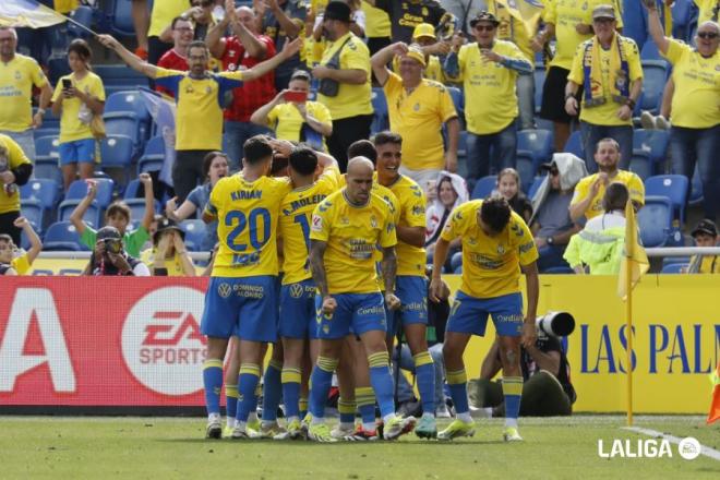 Los jugadores de Las Palmas celebran uno de los goles frente al Villarreal.