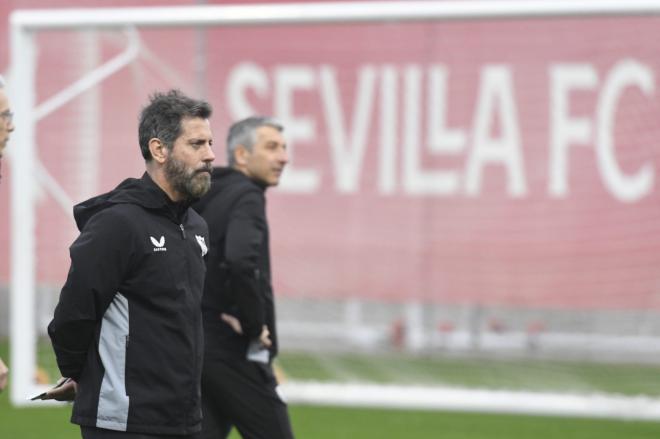 Quique Sánchez Flores, en un entrenamiento del Sevilla (Foto: Kiko Hurtado).