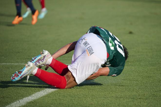 Giuliano Simeone en el momento de su lesión frente al Burgos. Foto: Cordon Press