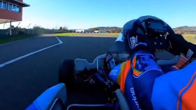 Fernando Alonso, en su circuito de Asturias (Foto: @fernandoalo_oficial).