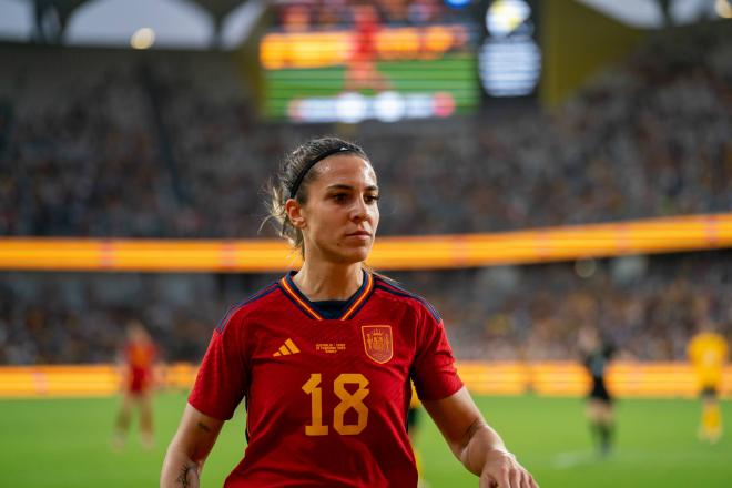 Marta Cardona durante un partido con la selección española.