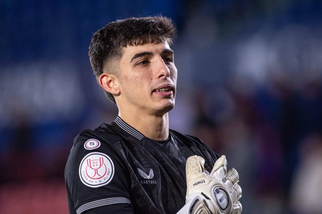 Alberto Flores, tras su debut en el Coliseum (Foto: Cordon Press).