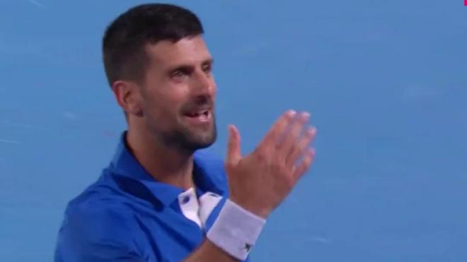 Djokovic pierde los papeles y se encara con un aficionado en las gradas: 