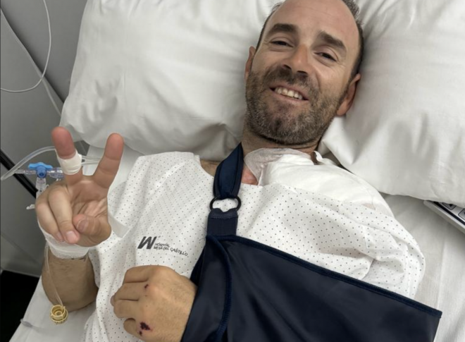 Alejandro Valverde en el hospital para ser operado (Foto: @alejanvalverde).
