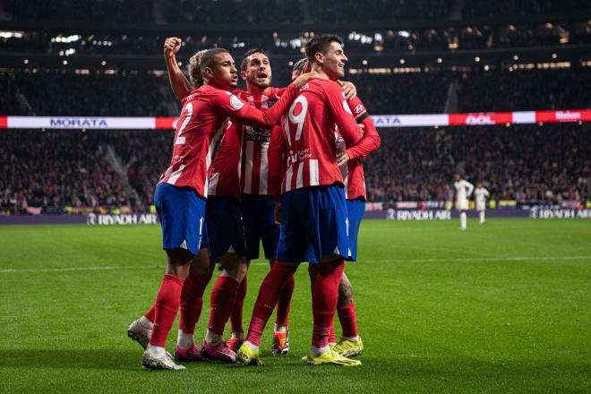 Los jugadores del Atlético celebran uno de los goles frente al Real Madrid de Copa (FOTO: Cordón