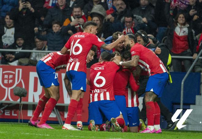 Celebración del gol de Antoine Griezmann en el Atlético - Real Madrid de Copa (Foto: LALIGA).