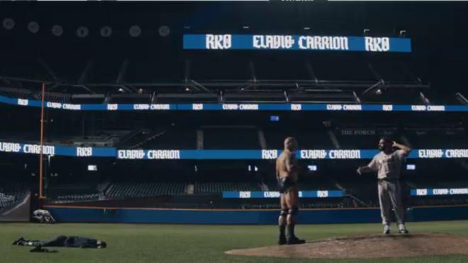 Randy Orton protagonista del nuevo tema de Eladio Carrión, 'RKO': deja inconsciente a un cámara