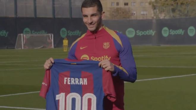 Ferran Torres cumple cien partidos con el Barça Foto: Cuenta del F.C Barcelona