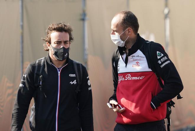 Fernando Alonso y Kubica, en 2021 (Foto: Cordon Press).