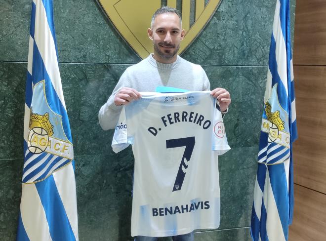 David Ferreiro, en su presentación como nuevo jugador del Málaga. (A. Fuentes)