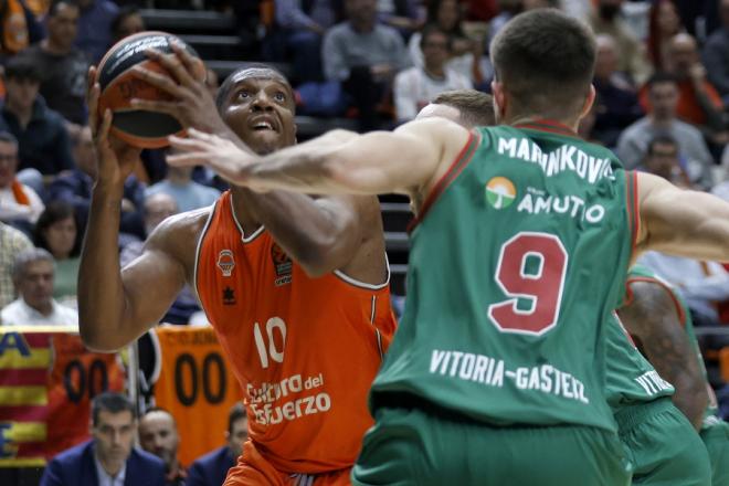 El Valencia Basket quiere escapar del primer corte de la Euroliga desde Vitoria