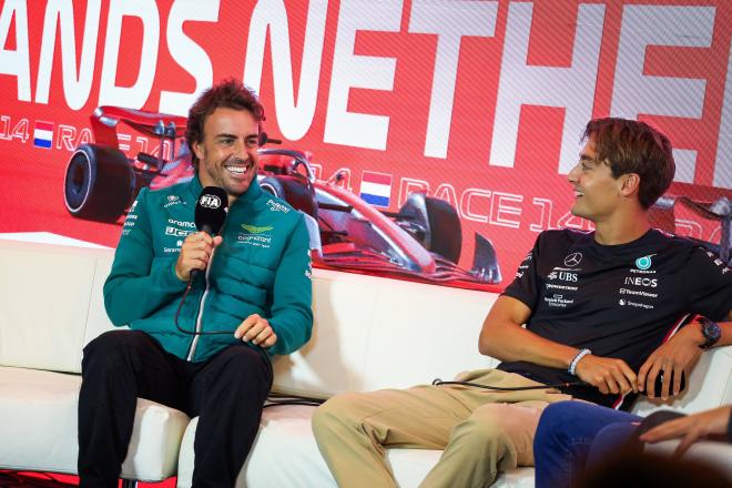 Fernando Alonso y George Russell, en 2023 (Foto: Cordon Press).